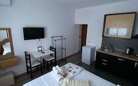 Elti Apartment